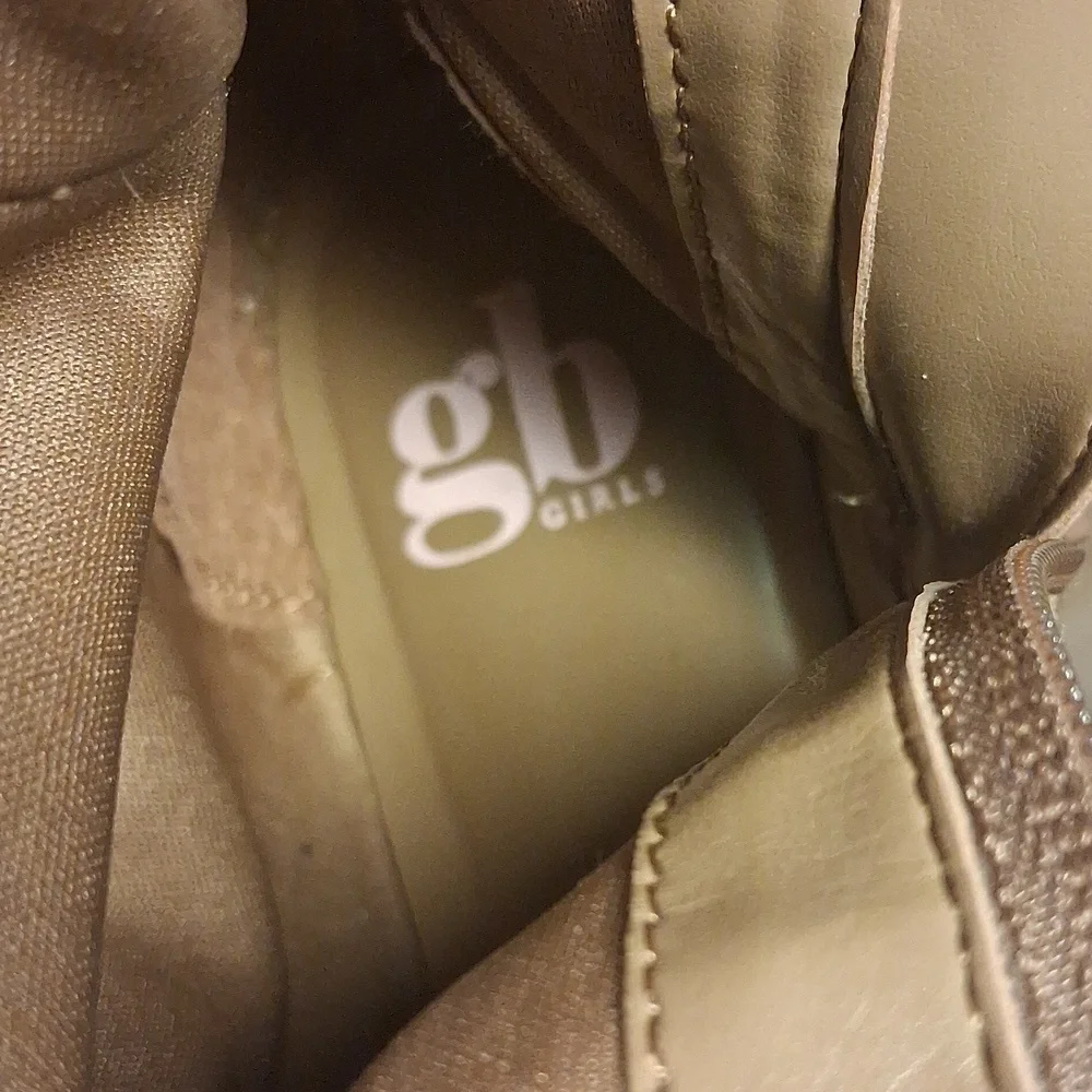 Gb Girls Boots With Bow Size 4